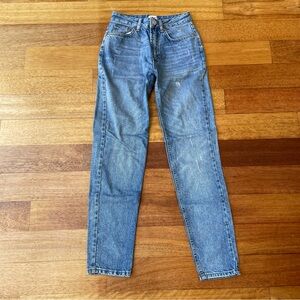 BDG Medium Wash Blue Denim “Mom” Cut Jeans 100% Cotton NWOT